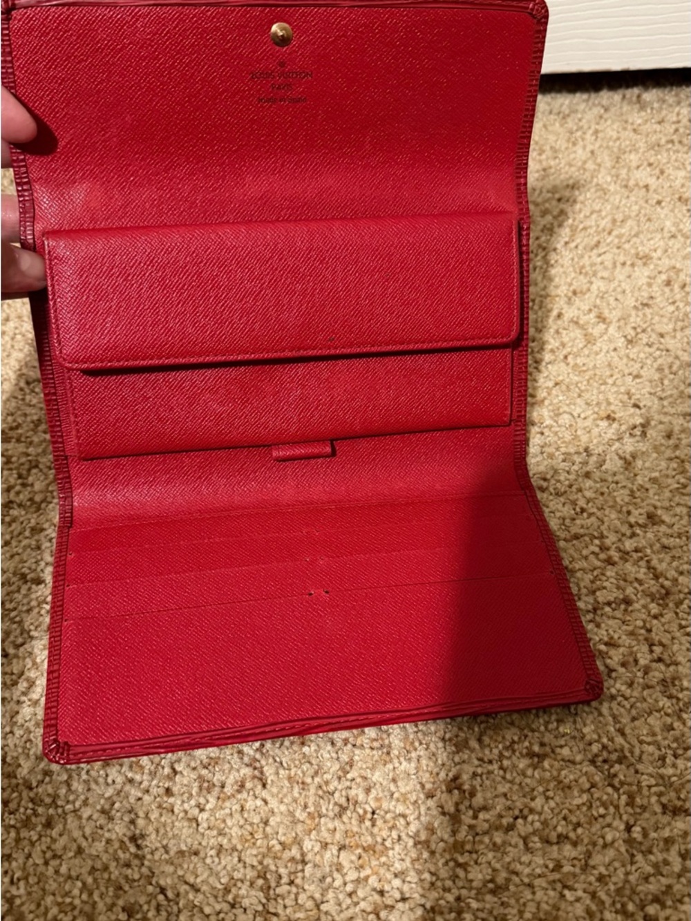 Louis Vuitton Epi Sac Triangle bag w/ matching wallet. Very unique bag. - Picture 11 of 14